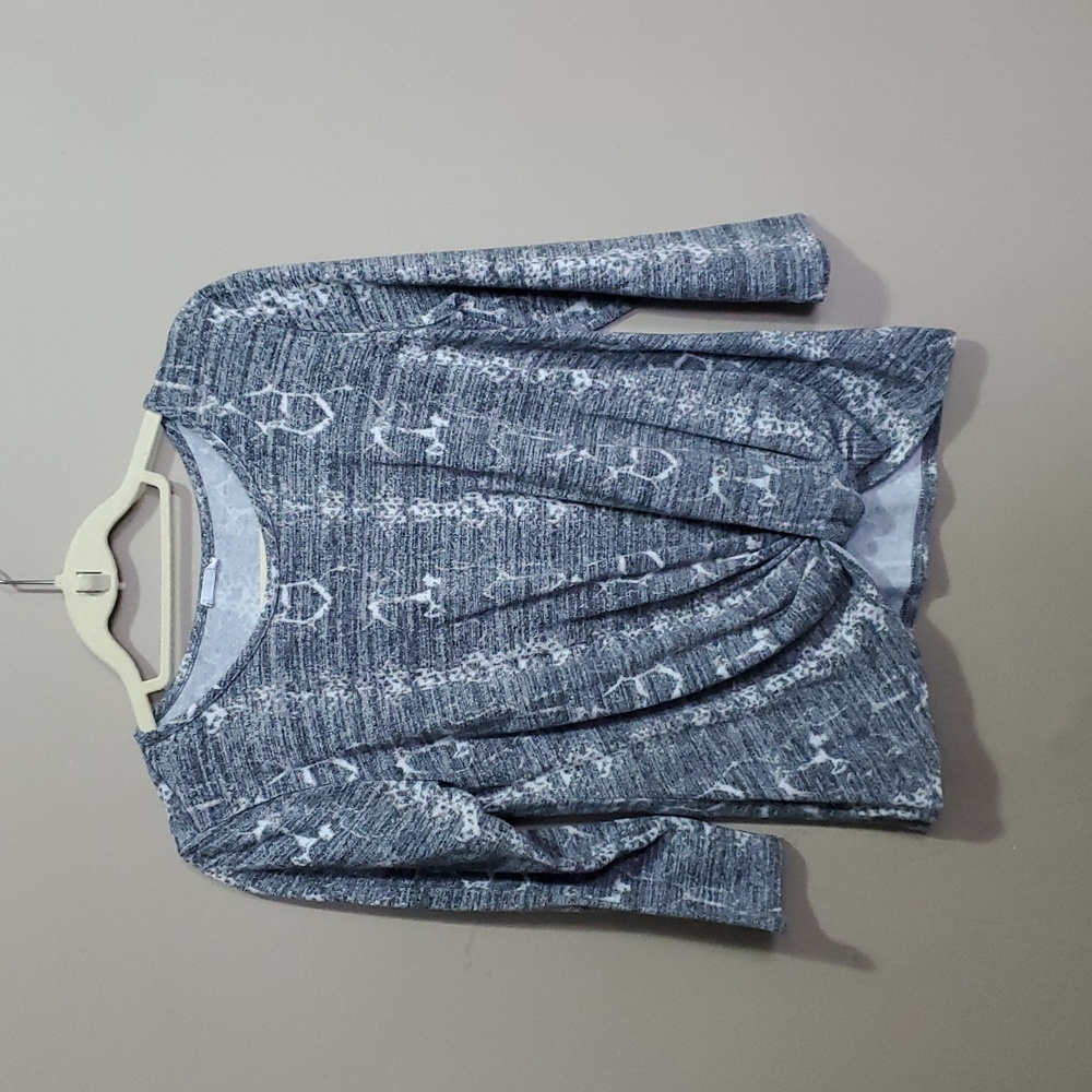 Ripe gray and white twisted front top size xs